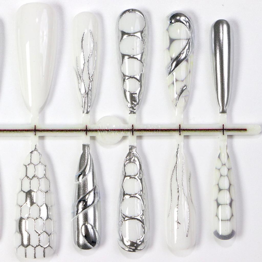 Long-Lasting Ice-Cool Snake Pattern Cat Eye Press-On Nails with Silver Grid & French Manicure Tips