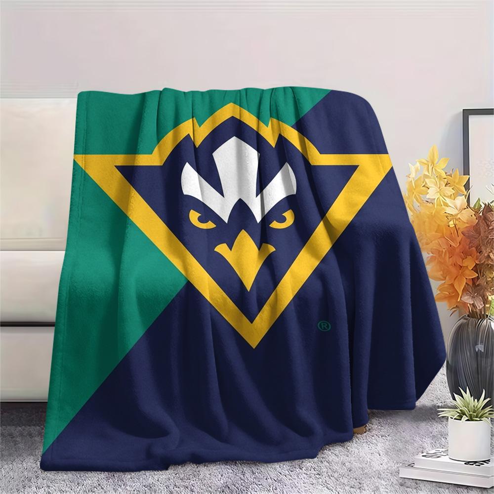 UNC Wilmington Seahawks Print Flannel Blanket High Quality Warm Comfortable Cover for All Seasons Perfect for Gifts Home Decor