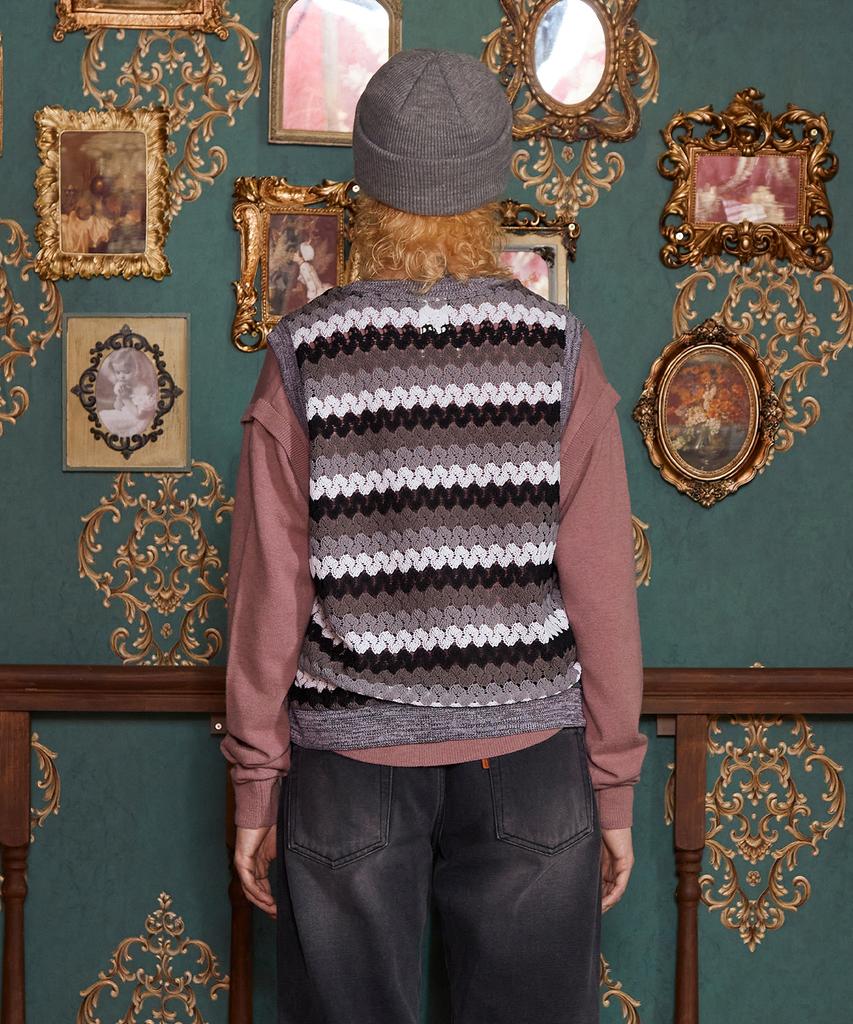 Unalloyed Striped Crochet Knit Vest / Gray