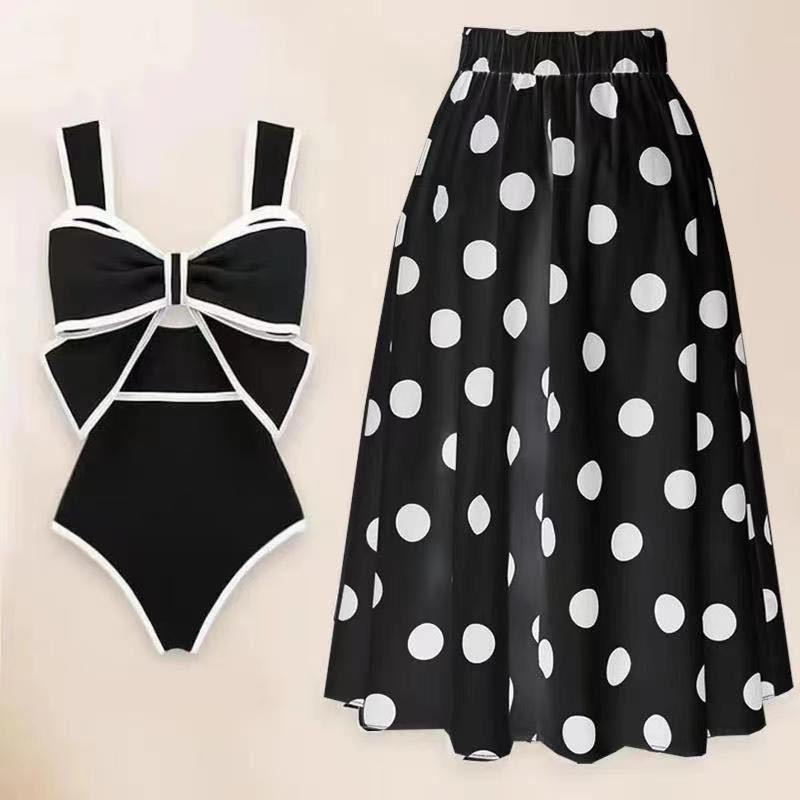 Südostasiatischer Retro-Jumpsuit mit Schleife: Bauchbedeckender, Schlankmachender Badeanzug mit Rock-Stil für den Strand.