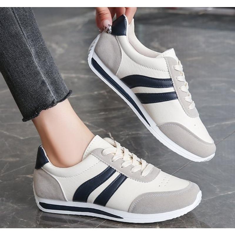 New Women Casual Walking Shoes Flat Lace Up Leather Flat-Bottomed Female Sneakers Vulcanized Shoes Plus Size 42