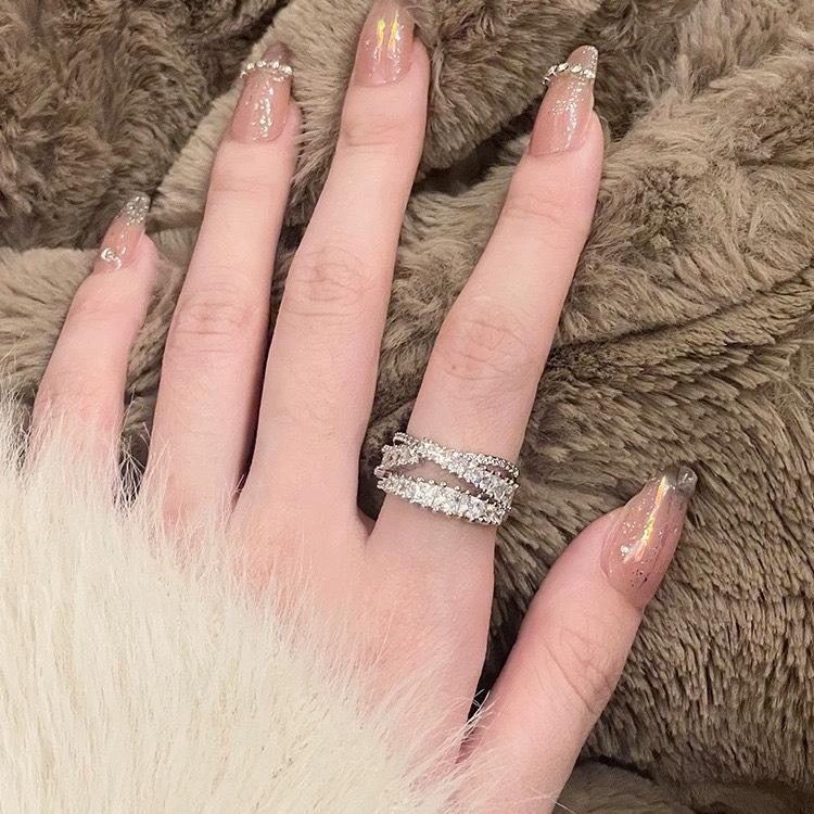 Funkelnder Zirkonia Geometrischer Damenmode Ring - Trendiger Mehrschichtiger Offener Bandring für den Zeigefinger