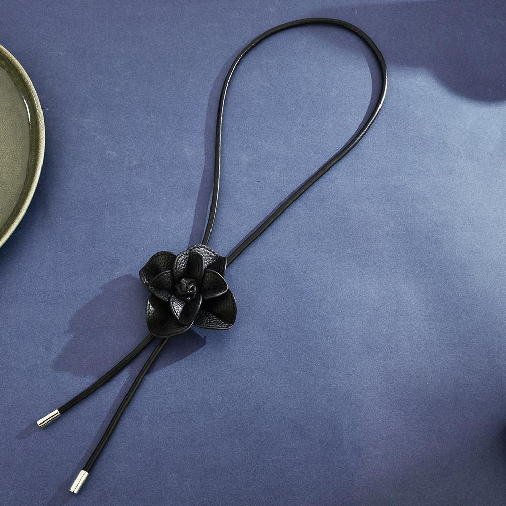 Floral Handmade Chic Rose Choker Necklace For Women With Unique Mixed Material Craftsmanship