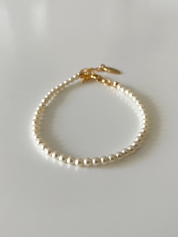 Elyona Classic Pearl Bracelet