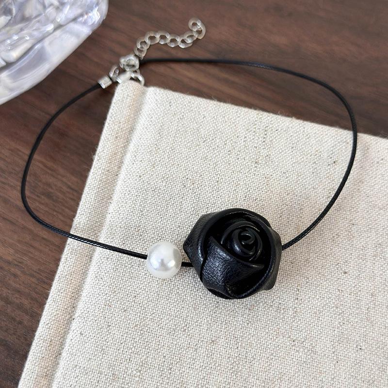 

Французький темперамент, шкіряна троянда, кольє, дизайн старшого почуття, намисто для жінок, нове чорний