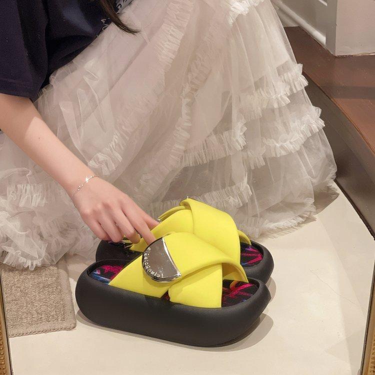 Beautiful Thick-bottomed Height-increasing Cool Slippers for Women's Summer Outer Wear Fashionable Summer New Versatile Graffiti Soft Low-contrast