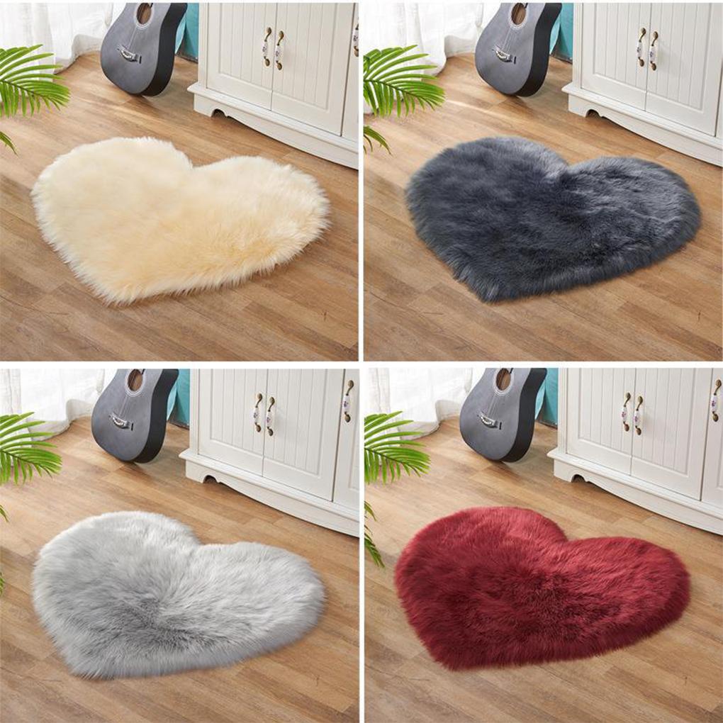 Rugs Floor Mat Heart Shaped Indoor Anti-skid Cold-Proof Carpets Bedside Living Room Children's Window Chair Decorations