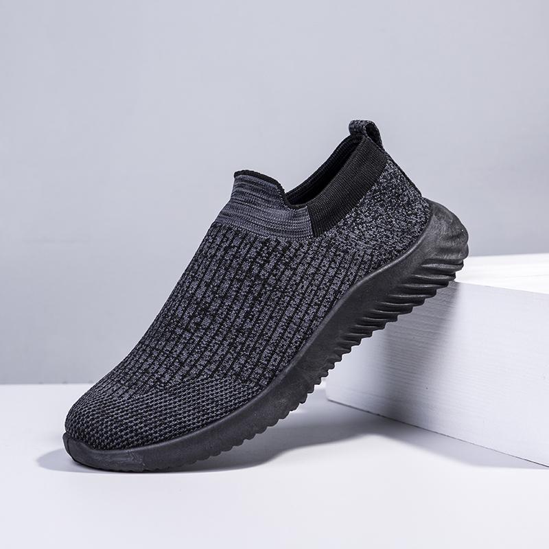 Breathable Men Casual Shoes Lightweight Outdoor Male Walking Shoes Anti-slip Men's Sneakers Slip On Flats Vulcanized Shoes 2024