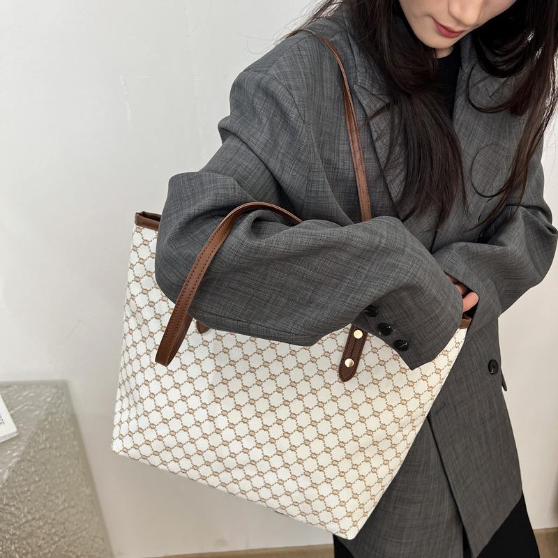 Simple and Fashionable Large-capacity Bag Women's Tide Six Women's Tote Bag Commuter Large-capacity Shoulder Bag