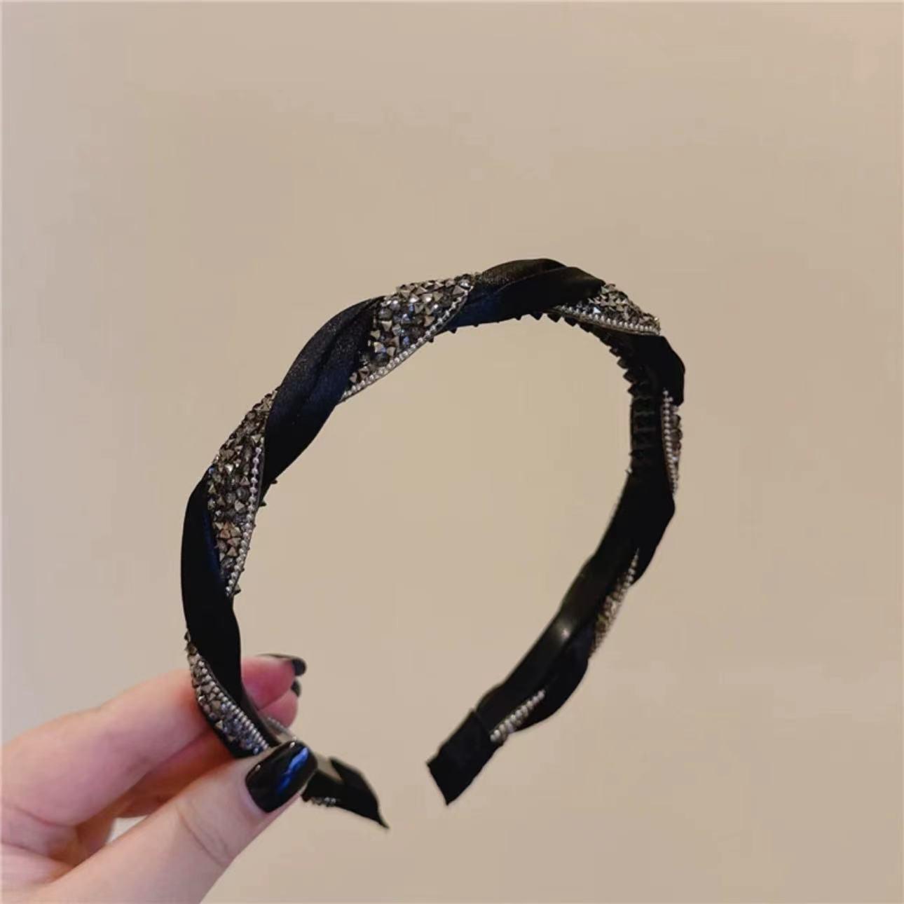 

2024 Французский Ретро Ободок со Стразами Черный: Элегантная заколка для волос для выходов