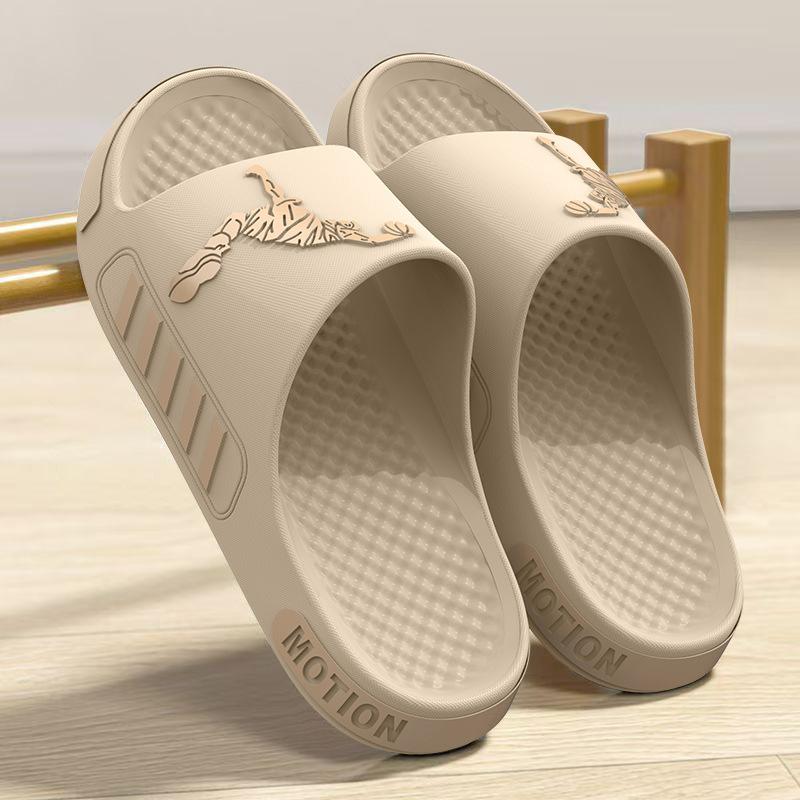 Summer Mens Slippers Outdoor Mans Sandals Lightweight Mens Beach Shoes Soft Bottom Indoor Home Slippers Non-Slip Bathroom Slides
