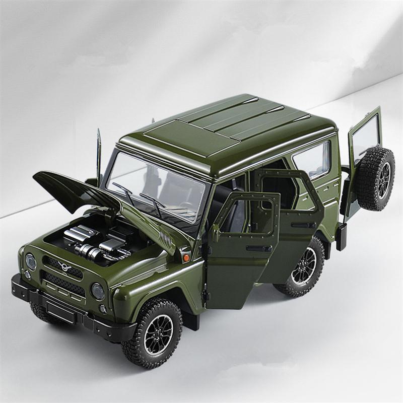 1/18 Scale UAZ Hunter Alloy Car Model Diecasts Metal Off-road Vehicles Car Model Sound and Light Simulation Collection Kids Toys Gifts