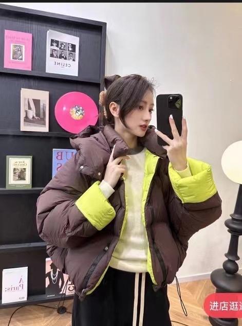Double-sided wear of the new casual contrasting color bread jacket, fashionable texture and warm hooded loose down jacket for women