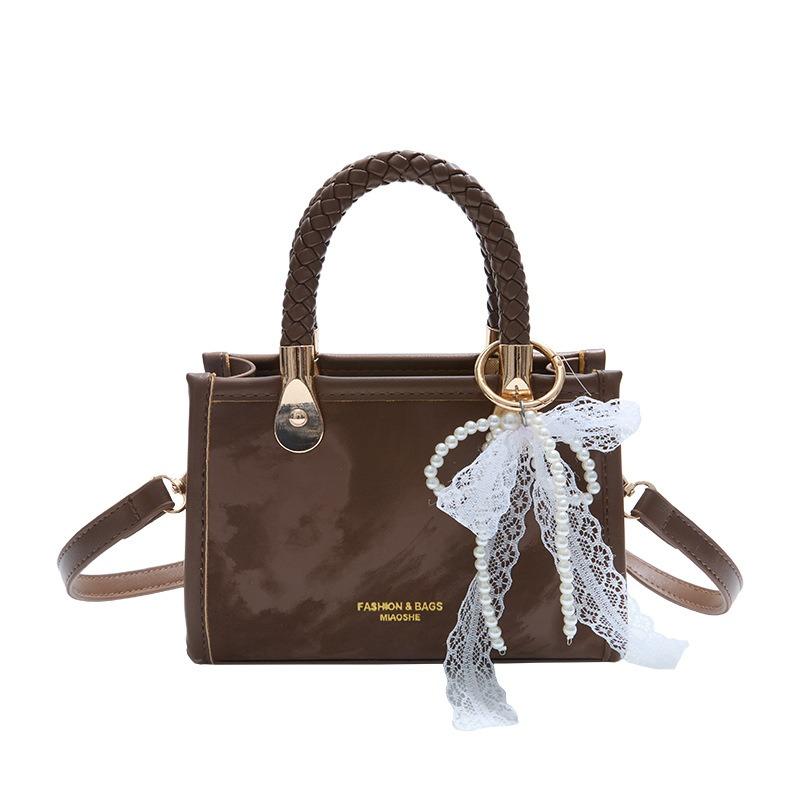 Niche casual portable commuter bag women's summer new fashionable versatile simple shoulder messenger bag