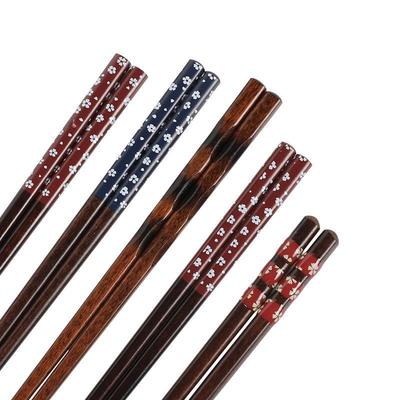 Dřevěné hůlky v japonském stylu pro domácí použití - sada s ostrým designem