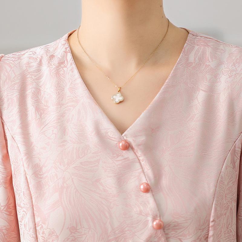 Stylish V-Neck Blouse for Middle-Aged Women - Elegant Summer Short-Sleeved Top 2026 Collection