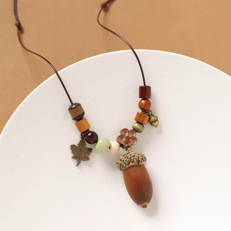 Retro literary necklace, natural plant fruit acorn pendant, long sweater chain, niche accessories