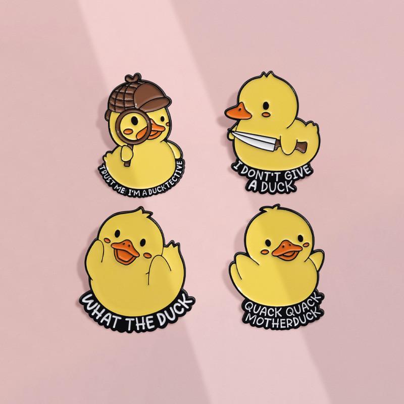 Delightful Cartoon Duck Brooch Colorful Gold Alloy Pin Perfect For Summer Accessories