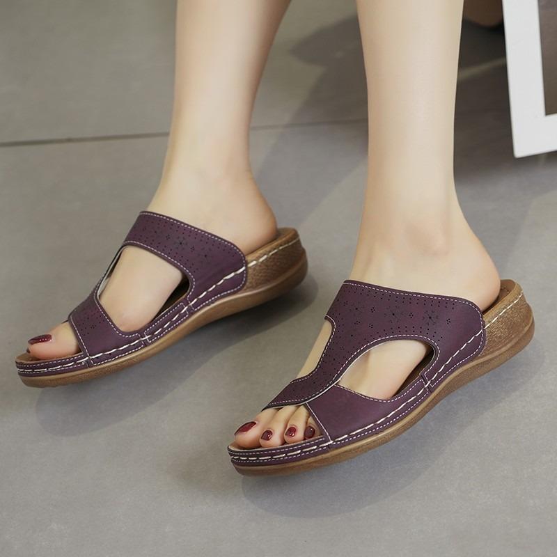 New Open Toe Women's Beach Slippers  Hot Sale Summer Fashion Breathable Comfortable Mid-heel Flat with Non-slip Women Shoes