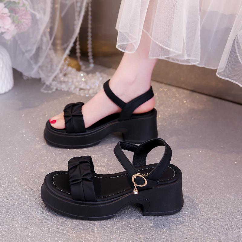 Summer new comfortable one-word buckle sandals women's light muffin soft sole non-slip and wear-resistant women's soft leather sandals
