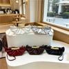 Luxuriöse und elegante Wolken-Stil Bankett-Handtasche und Umhängetasche, personalisierbar und vielseitig