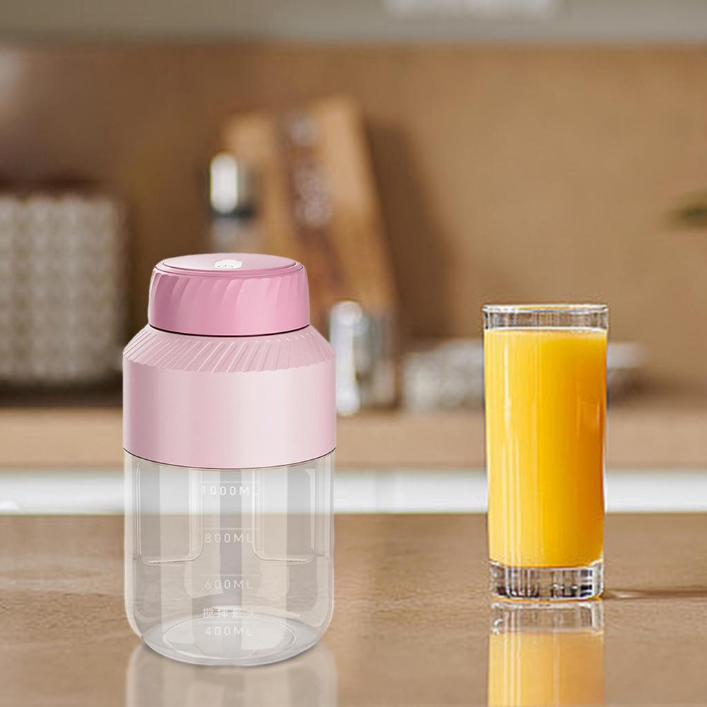 Compact Rechargeable Blender for Living