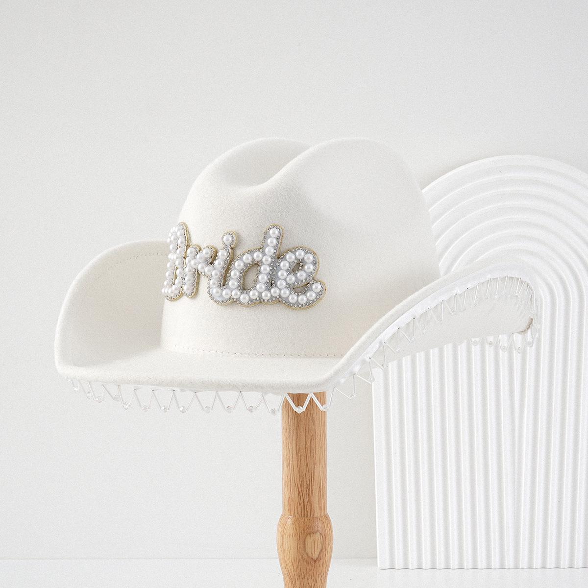 

Женская роскошная шляпа с подвеской из сверкающих кристаллов и жемчужными буквами для помолвочных вечеринок Medium (56-58cm)