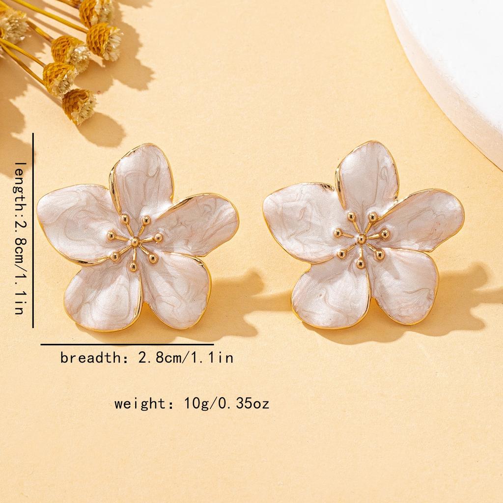 A Pair of Women's Earrings with Three-Dimensional Flower Design and Enamel Craftsmanship, Suitable for Daily Wear and Vacation