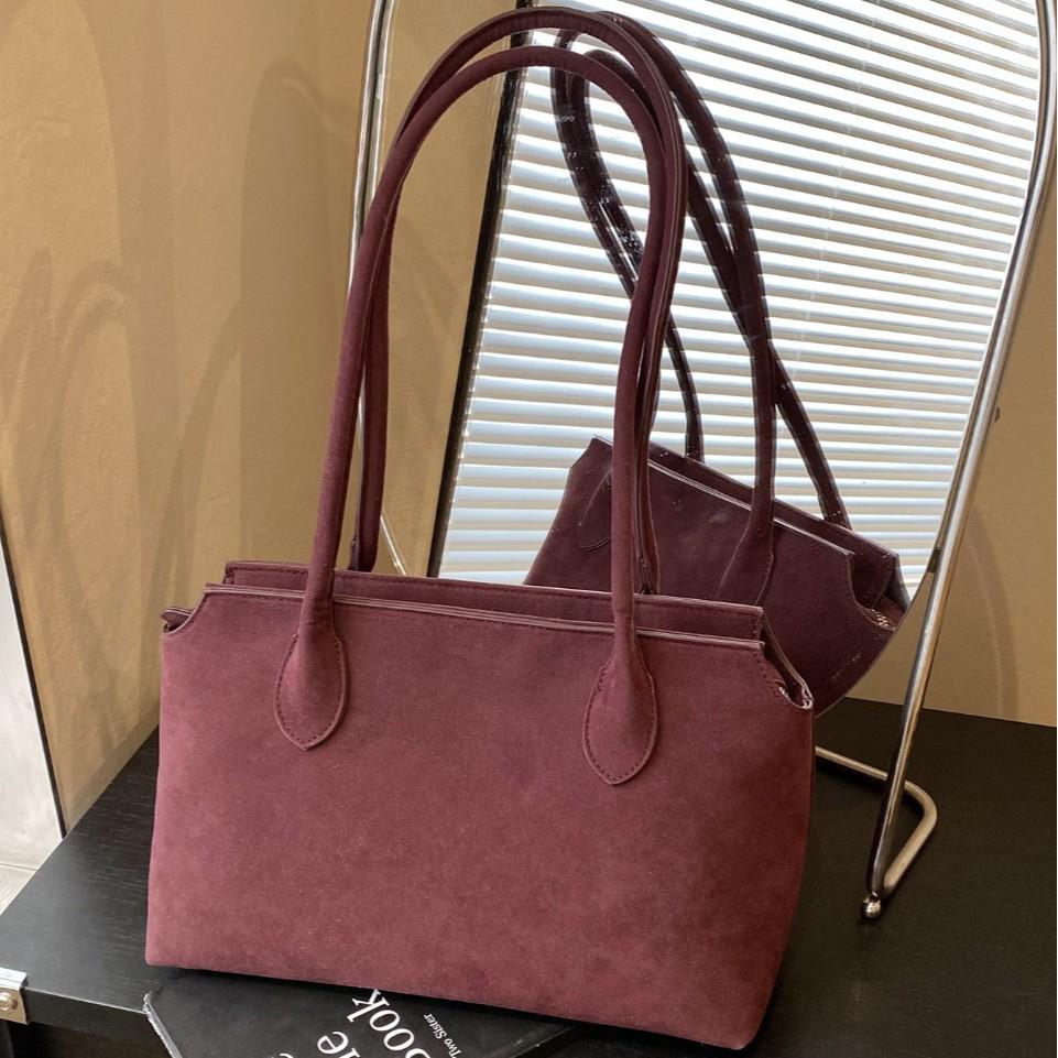 

Трендовая большая летняя сумка 2025: Сумка на плечо и подмышку в японском корейском стиле коричневый