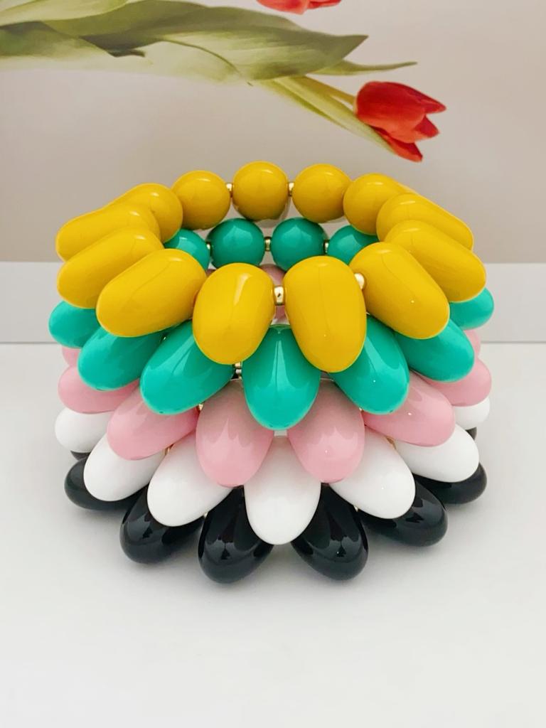 Candy colored droplet acrylic bracelet suitable for women's daily wear