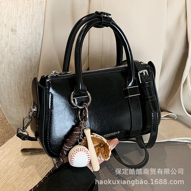 Super fire small bag women's autumn and winter retro 2025 new versatile shoulder messenger bag casual portable work tote bag