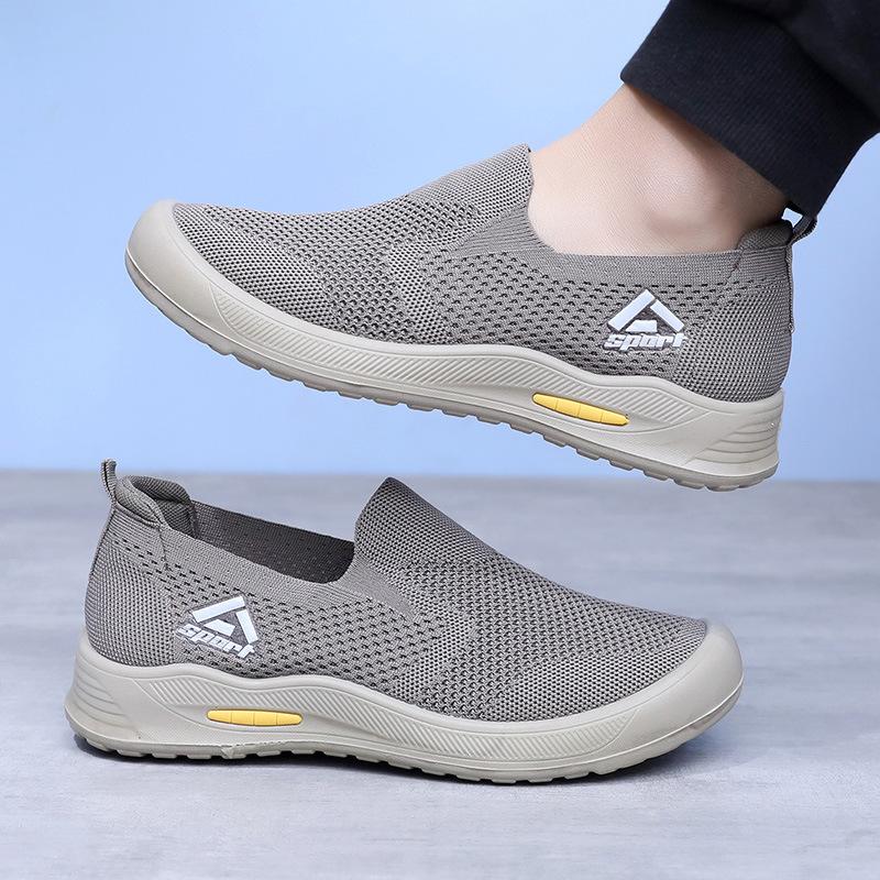 Schuhe Herren bequeme und atmungsaktive Sneaker mit dicker Sohle Ein Pedal Weiche Sohle Leichtgewichtige rutschfeste Outdoor-Vaterschuhe Frühling und Herbst neue Modelle