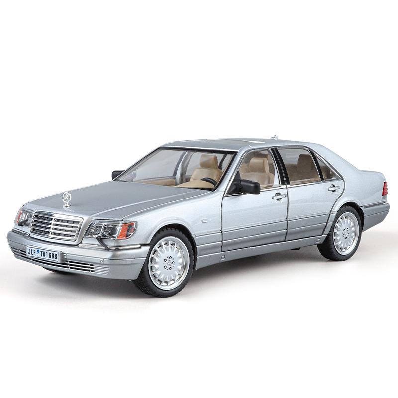 

1:24 Mercedes Benz W140 S320 alloy model four doors and the front hood and trunk door can also be opened good quality серебряный