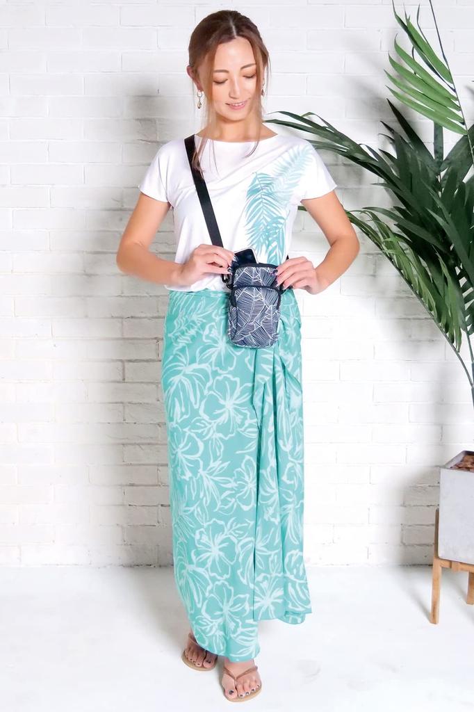 Neoprenowe etui na telefon komórkowy wygodne na krótkie wyjścia Szerokość 12 x Wysokość 19 x Głębokość 2cm Aloha Black Łatwo włożyć smartfon do przedniej kieszeni i