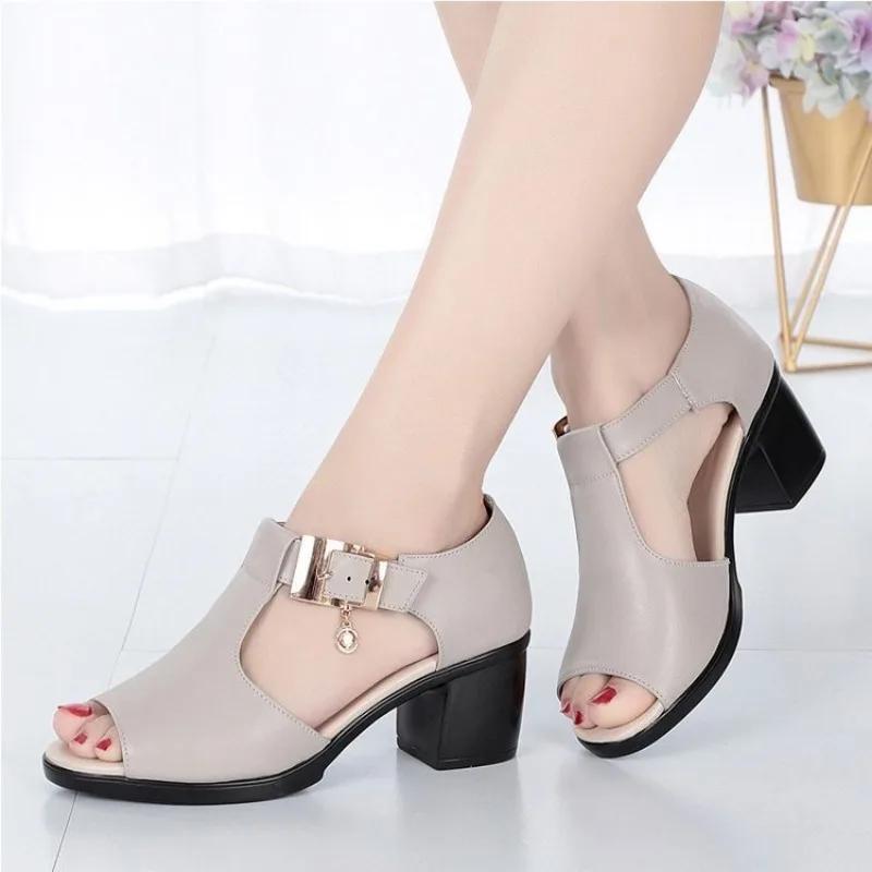 Fashion 2025 Summer New Roman Women's Coarse Heel Middle Heel  Middle aged Comfortable Fashion Mom Sandals
