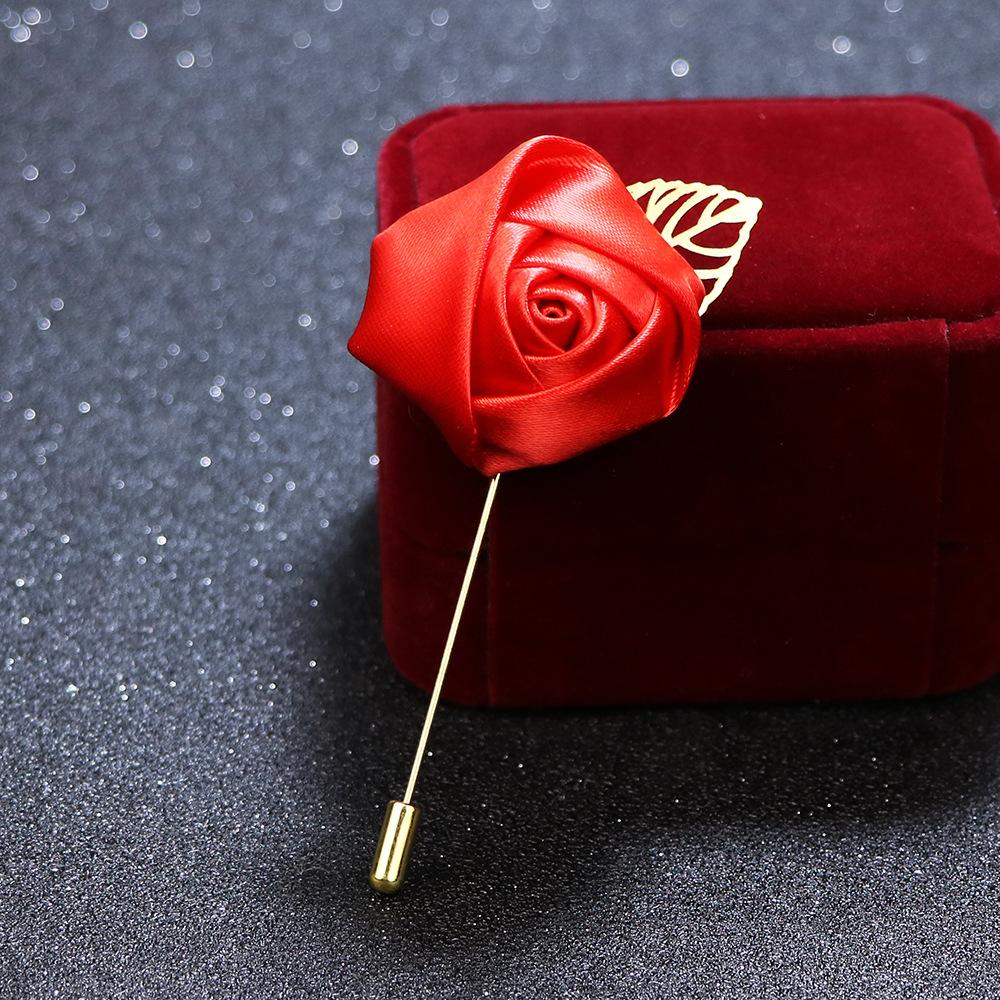 Elegant Rose Corsage Brooch Red Blossom Flower Pin with Long Needle Clasp for Women Men Versatile Lapel Accessory for Jacket Dress Suit