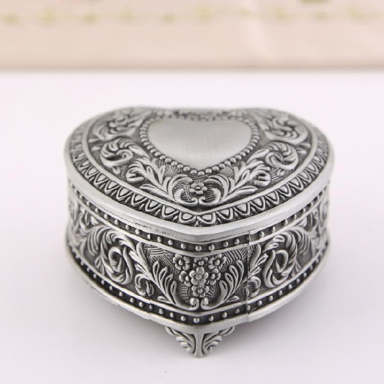 Antique Heart Shaped Jewelry Container Florals Engraved Box Decorative Storage Case for Rings Necklaces Earrings