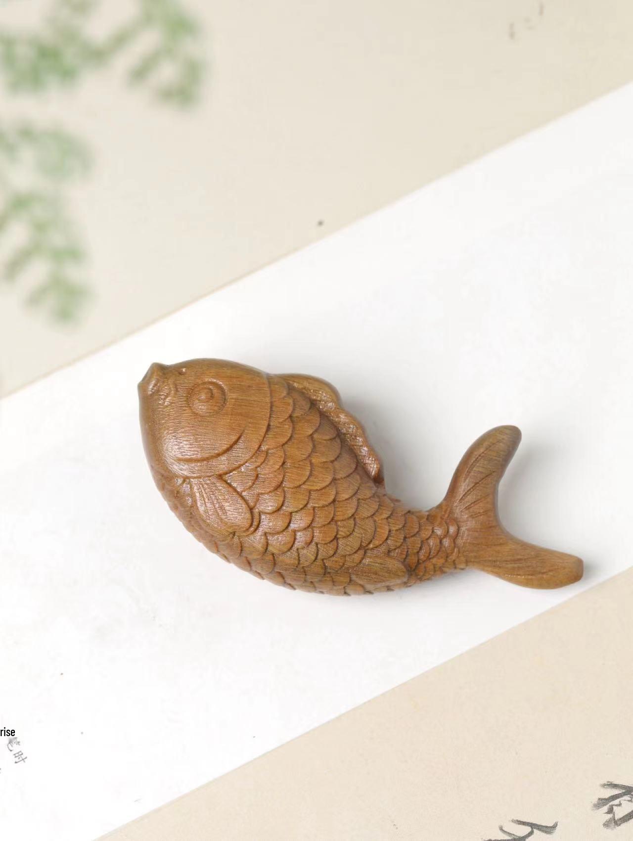 

Sandalwood Rainbow Koi Handbag Pendant: Unisex Ornament for Yearly Abundance and Prosperity