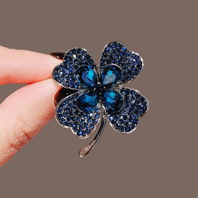 Blue Crystal Four-Leaf Clover Brooches For Women Simple Design Rhinestone Flower Lapel Pins Wedding Jewelry for Her New