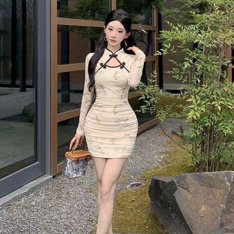 New Summer Chinese Qipao Dress: Women’s Retro Sexy Slim Fit with Frog Button and Hollow Out Details
