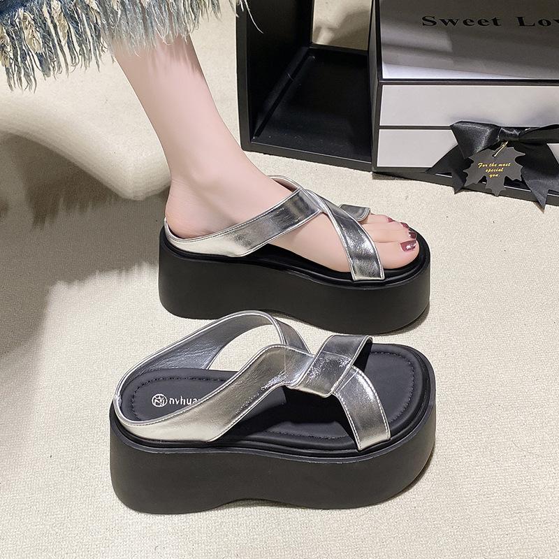 

Slope heel thick bottom cool slippers women s summer new outer wear heightening muffin casual silver fashion beach one-word drag 35 срібний
