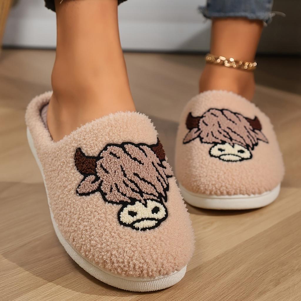 Comfortable Velvet Home Slippers, Elegant Light Beige Friendly Soft Bottom, Lightweight and Fashionable, with A Neutral Animal Pattern Design
