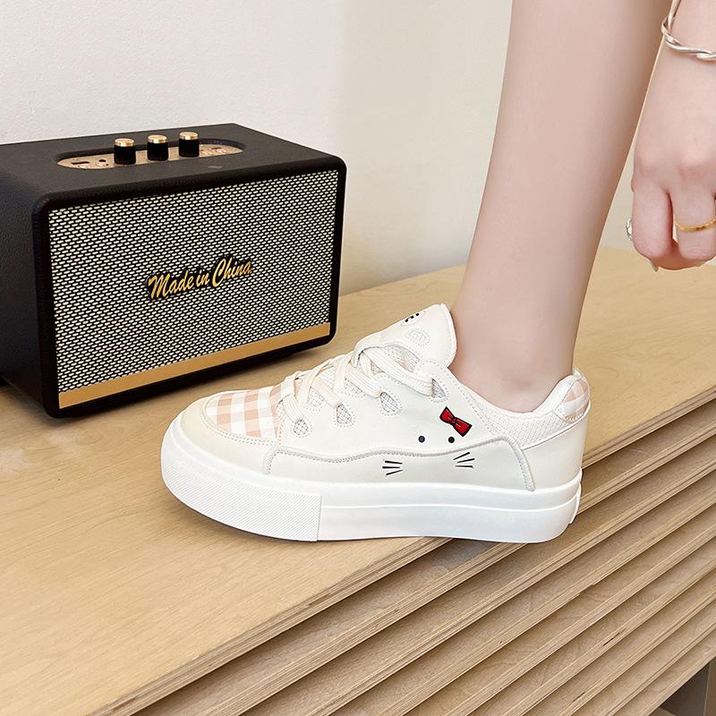 Pink platform bread shoes female cartoon spring new chic niche design cute student sports board shoes