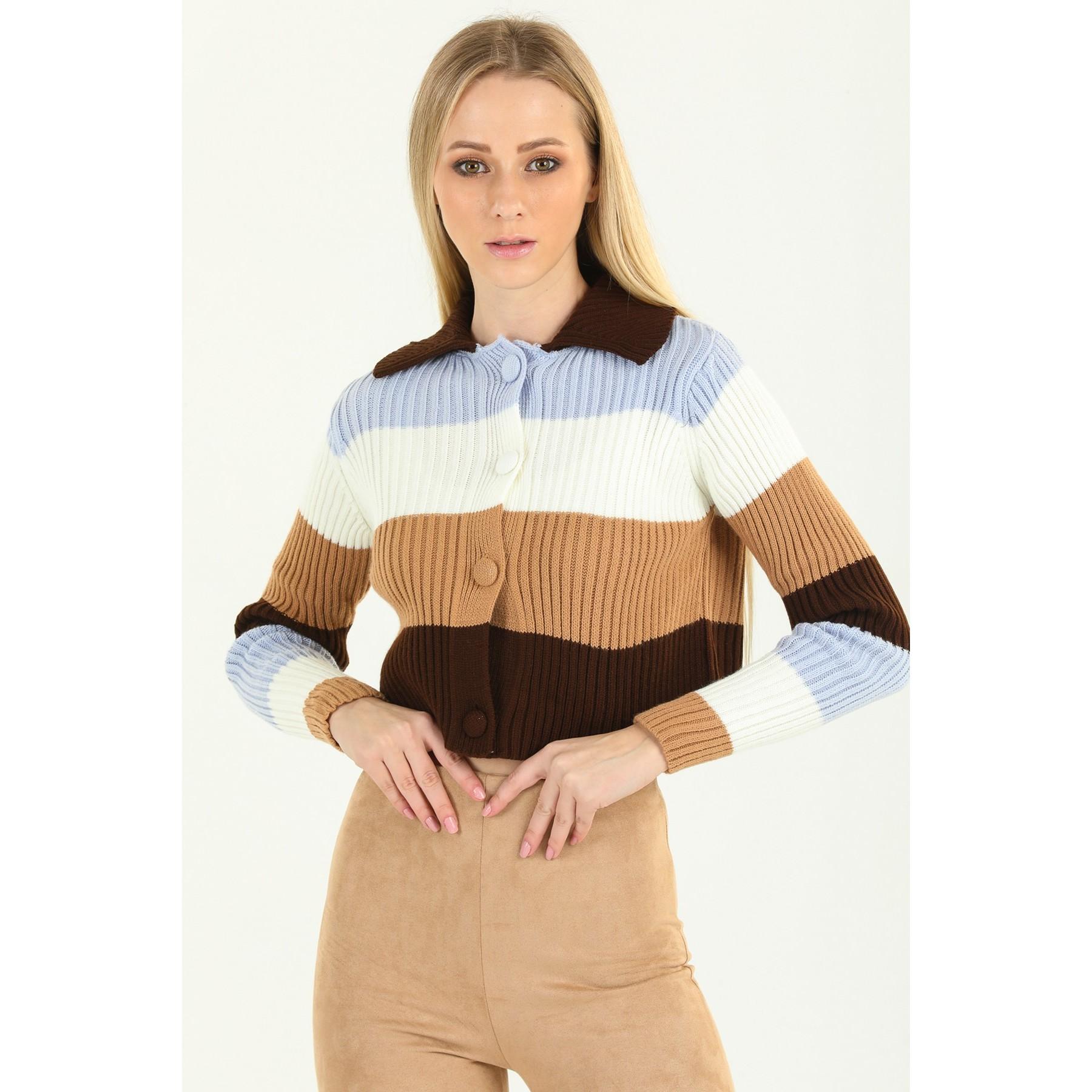 

Короткий трикотажный кардиган на пуговицах стандартного размера One Size седло коричневый