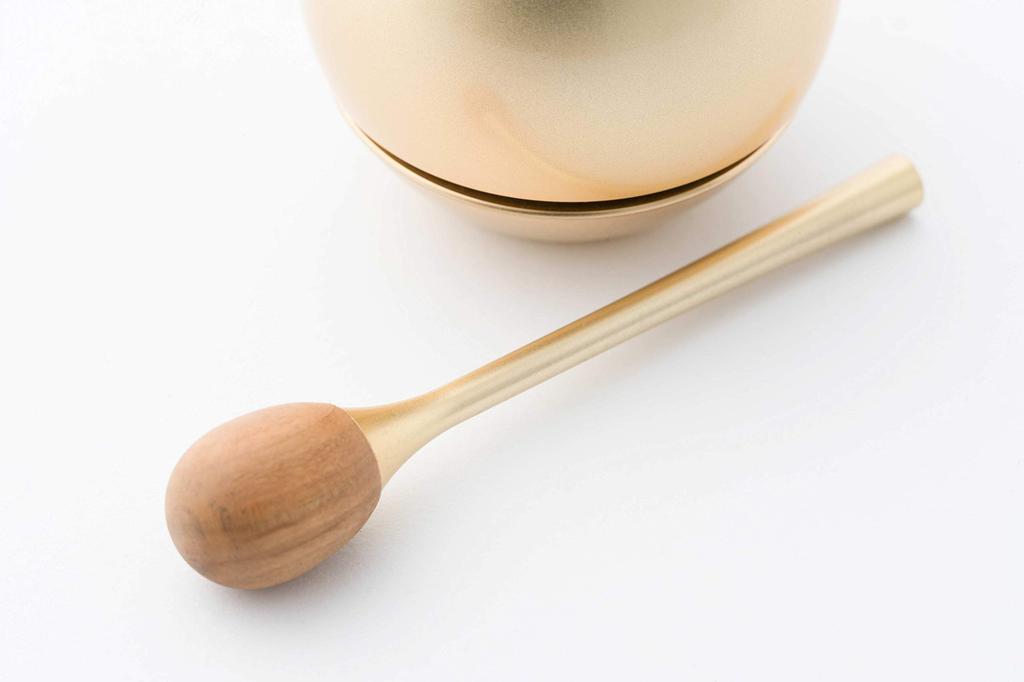 Sotto Cherin: A Buddhist Altar Accessory That Gently Fits Into Your Daily Life. Cherin Orin (gold)