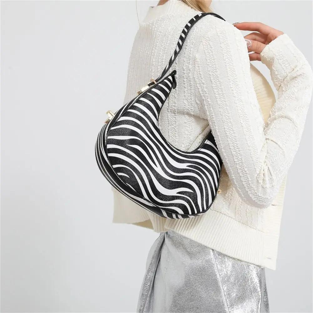 Soft PU Leather Shoulder Bag for Women Large Capacity Casual Travel Portable Bags Armpit Bags Feminine Fashion