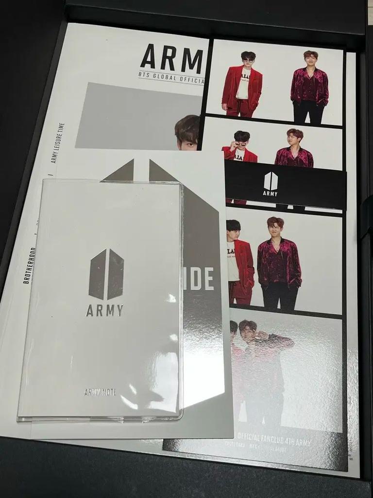 [USED] BTS (Bangtan Boys) ARMY 4-piece Fan Club Kit
