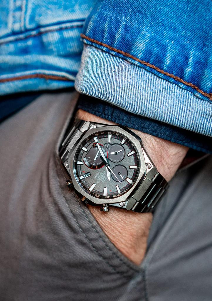 Relógio Casio Edifice Smartphone Link EQB -1100YD-1AJF / -1100YDC-1AJF Masculino [Produto Oficial Japonês]