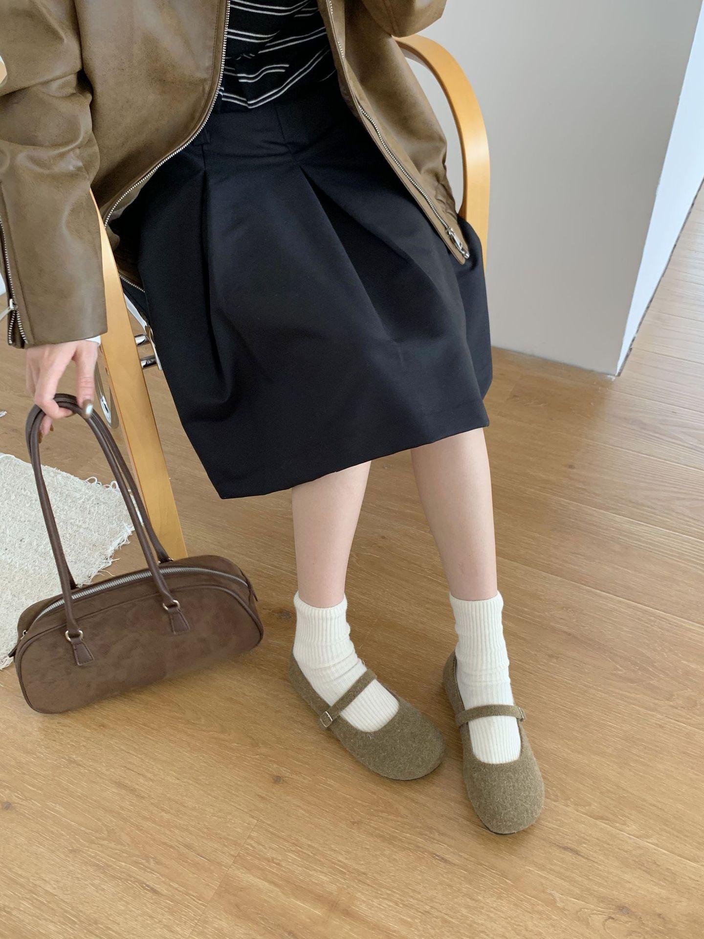 

Французские бархатные туфли Мэри Джейн на плоской подошве, пушистые туфли, женская обувь, носить осенью и зимой 2025 года, ретро замшевые вечерние туфли 39