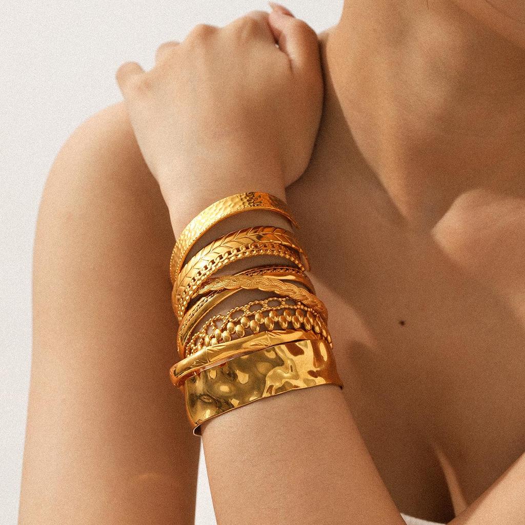 18K Gold-Plated Stainless Steel Bangle: Stylish, Non-Fading Women's Jewelry